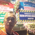 Apoteker Off-label membahas materi Prof. Rianto Setiabudy tentang penggunaan obat off-label pada pengobatan berpusat pada pasien yang disampaikan dalam PIT IAI Makassar 2025.