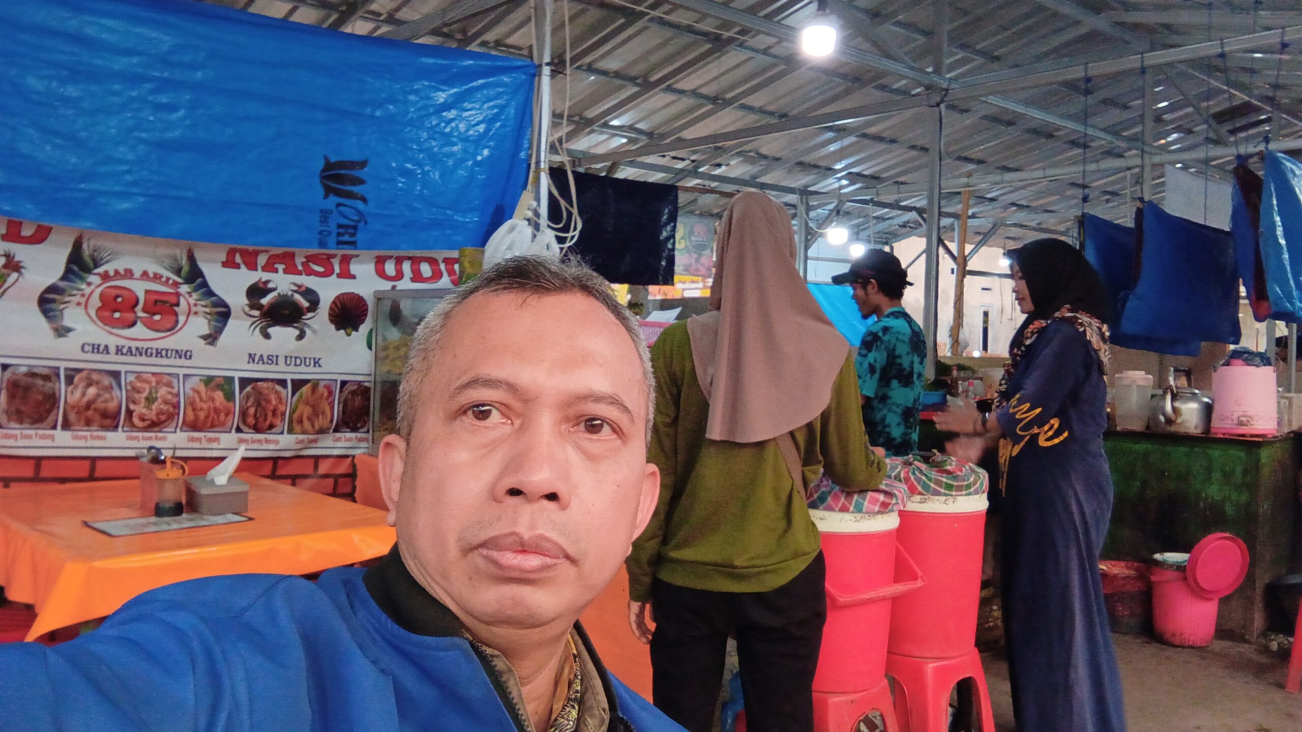 ADR dapat bersifat imunologis (misalnya alergi obat) atau non imunologis (misalnya intoleransi obat). Alergi obat diperkirakan menyebabkan <10% dari seluruh reaksi obat yang merugikan, dan 90% lainnya adalah intoleransi obat.